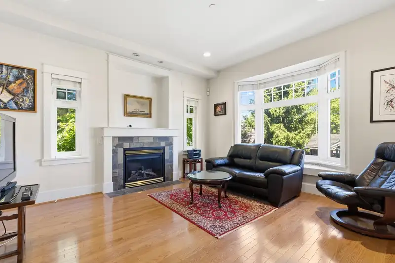 4188 BALACLAVA STREET - photo 4 of 40