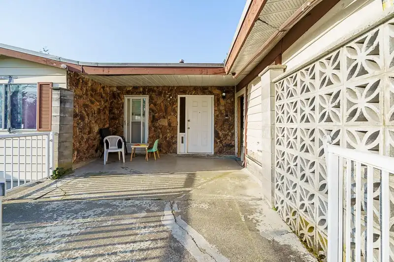 13895 PARK DRIVE - photo 3 of 38