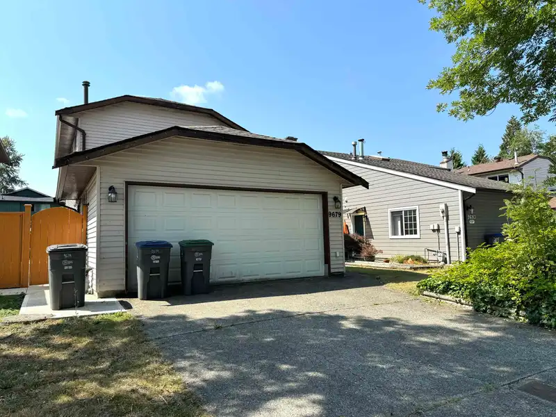 9679 155 STREET - photo 3 of 15