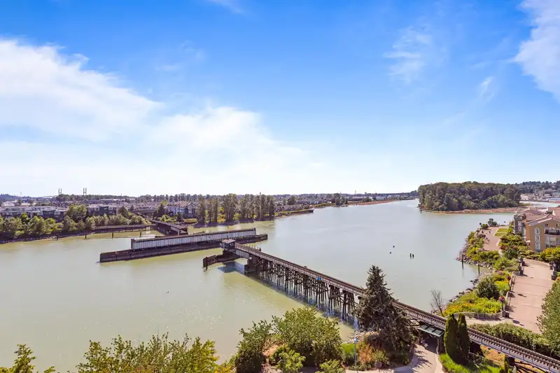 1004 1250 QUAYSIDE DRIVE - photo 1 of 39