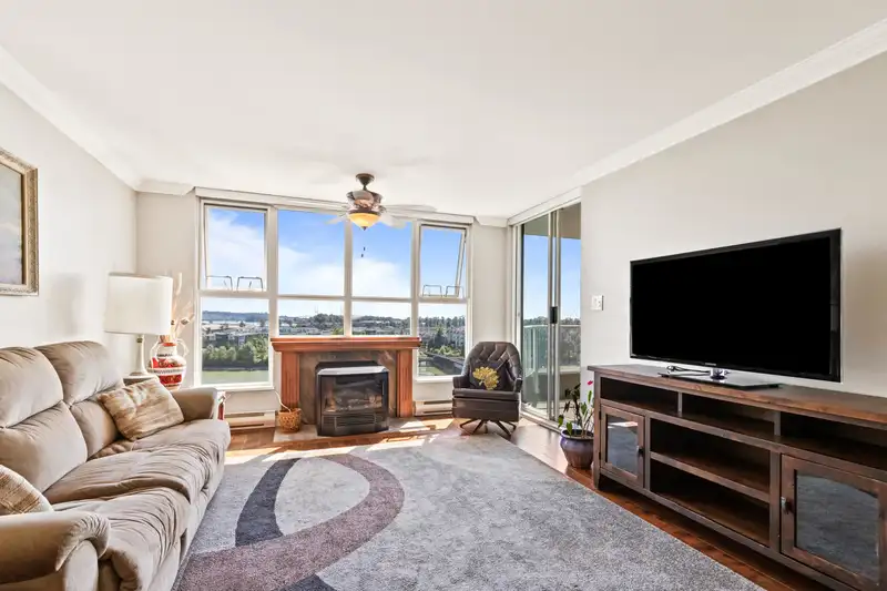 1004 1250 QUAYSIDE DRIVE - photo 3 of 39