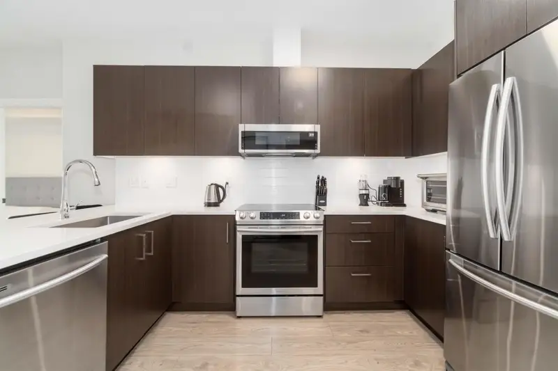 409 1633 TATLOW AVENUE - photo 2 of 25