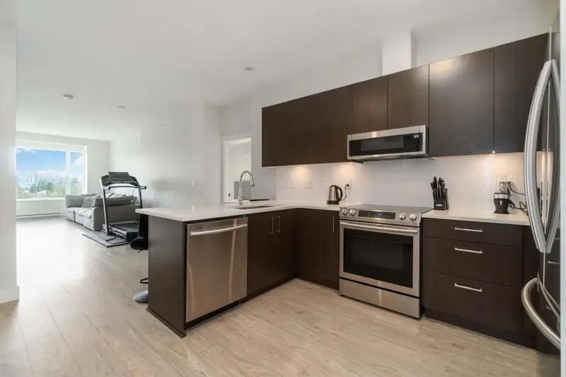 409 1633 TATLOW AVENUE - photo 3 of 25