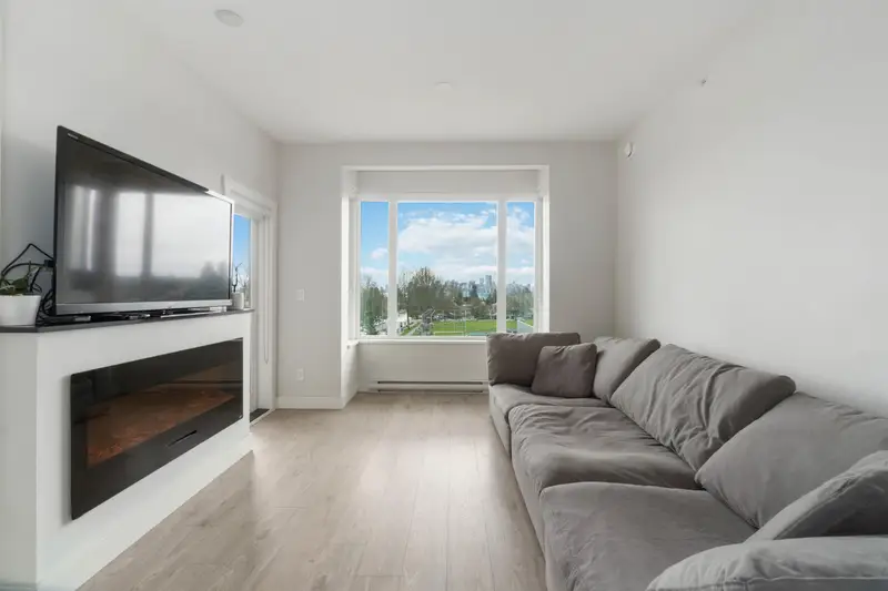 409 1633 TATLOW AVENUE - photo 4 of 25