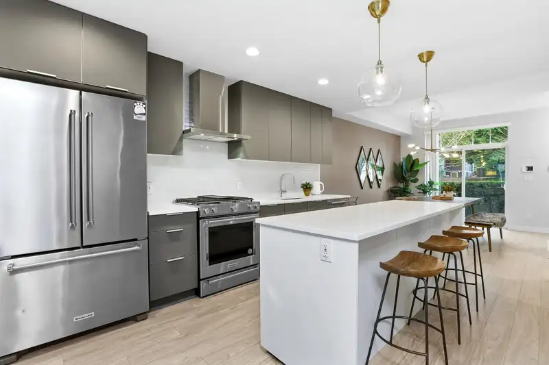 2126 ST JOHNS STREET STREET - photo 1 of 29
