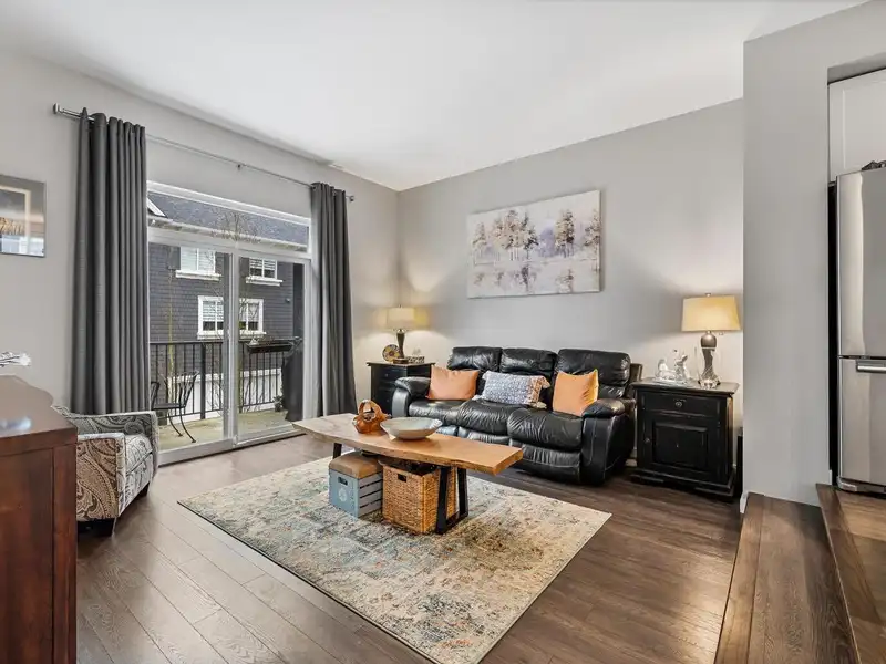 16 277 171 STREET - photo 3 of 13