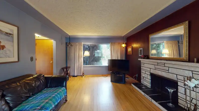 4863 RUPERT STREET - photo 2 of 20
