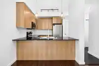 210 22290 NORTH AVENUE - thumbnail 4