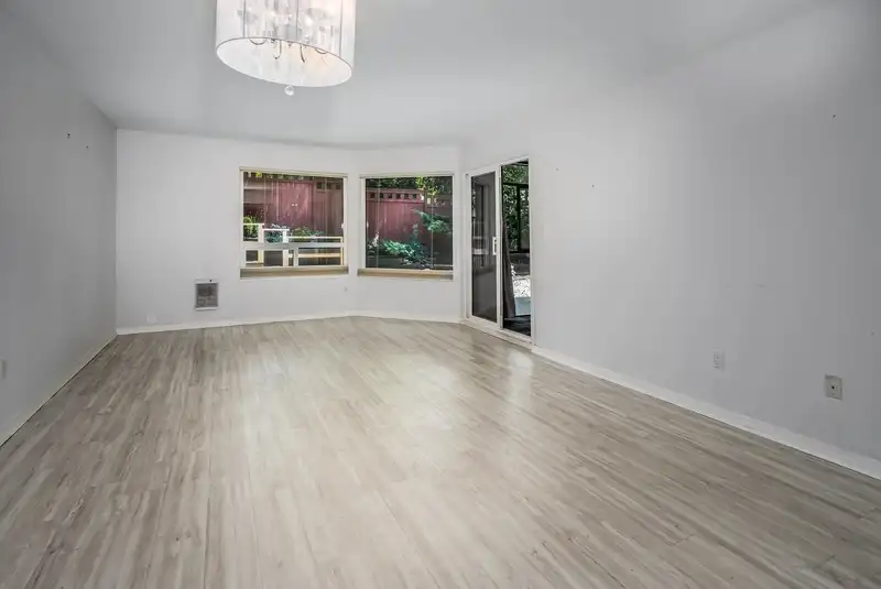 309 1350 VIDAL STREET - photo 3 of 32