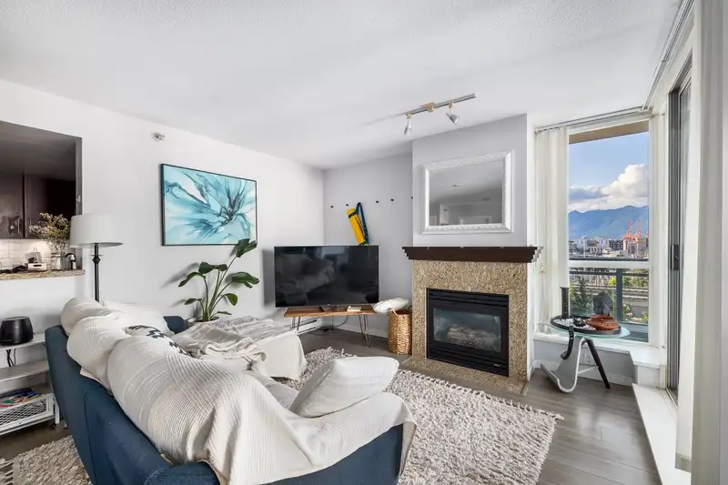 1002 120 MILROSS AVENUE - photo 4 of 24