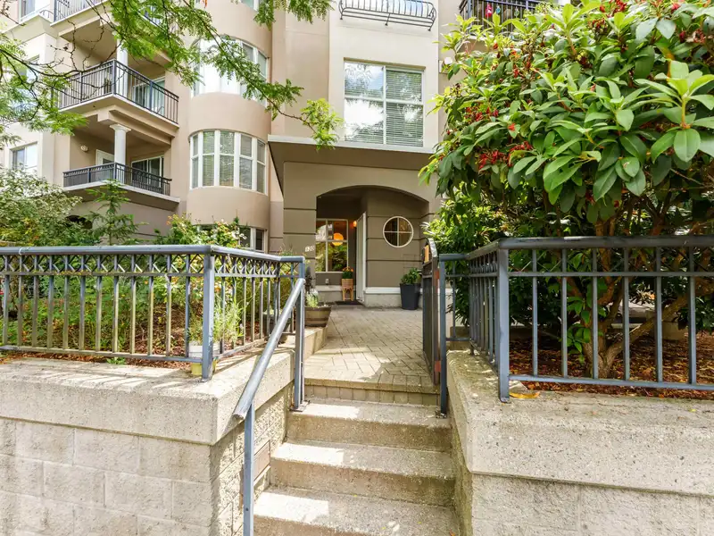 130 1185 PACIFIC STREET - photo 3 of 35