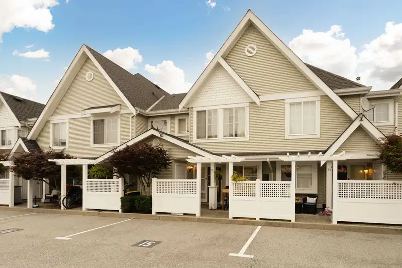 15 23575 119 AVENUE - photo 2 of 33