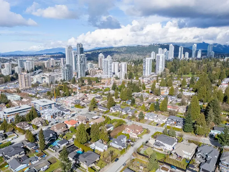 636 ROCHESTER AVENUE - photo 3 of 14