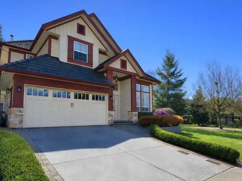 15430 34A AVENUE - photo 1 of 40