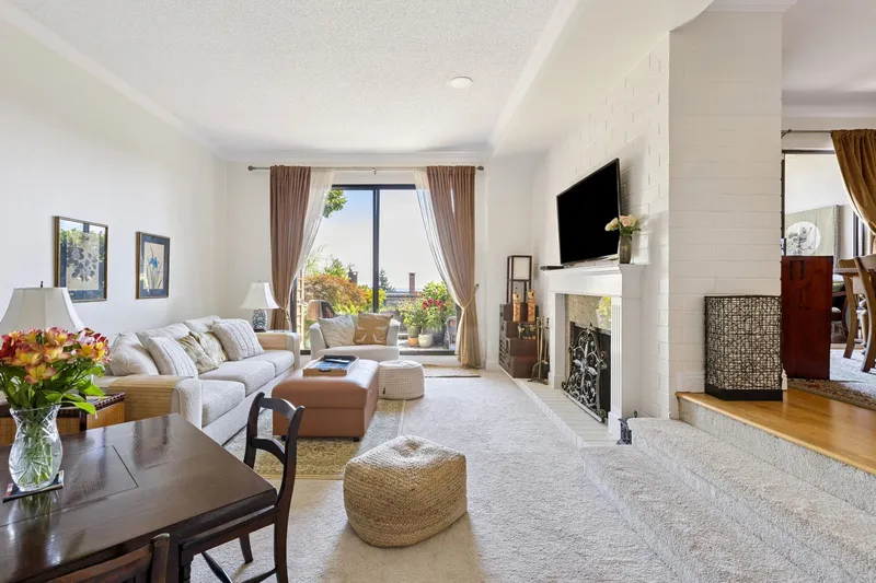 24 2214 FOLKESTONE WAY - photo 4 of 25