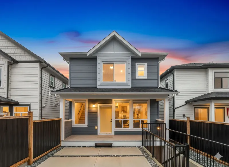 102 16689 16 AVENUE - photo 1 of 1