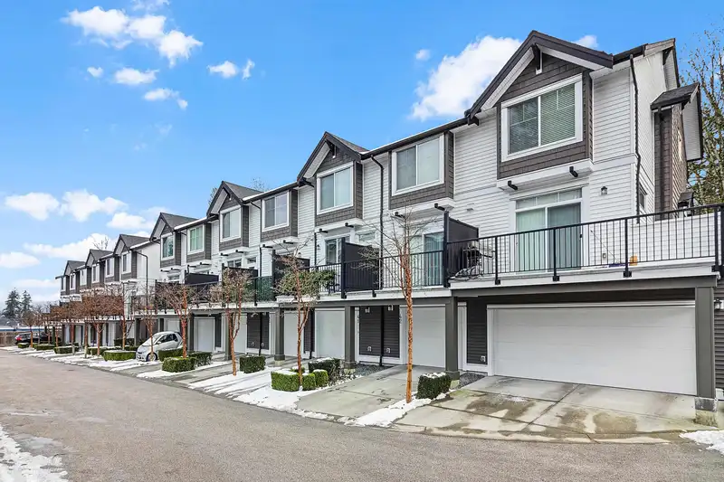 40 14271 60 AVENUE - photo 4 of 33