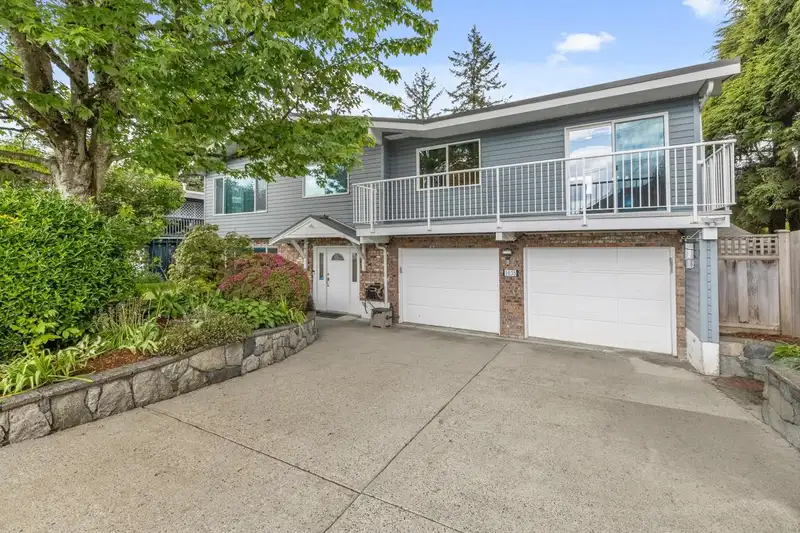1035 GROVER AVENUE - photo 1 of 29