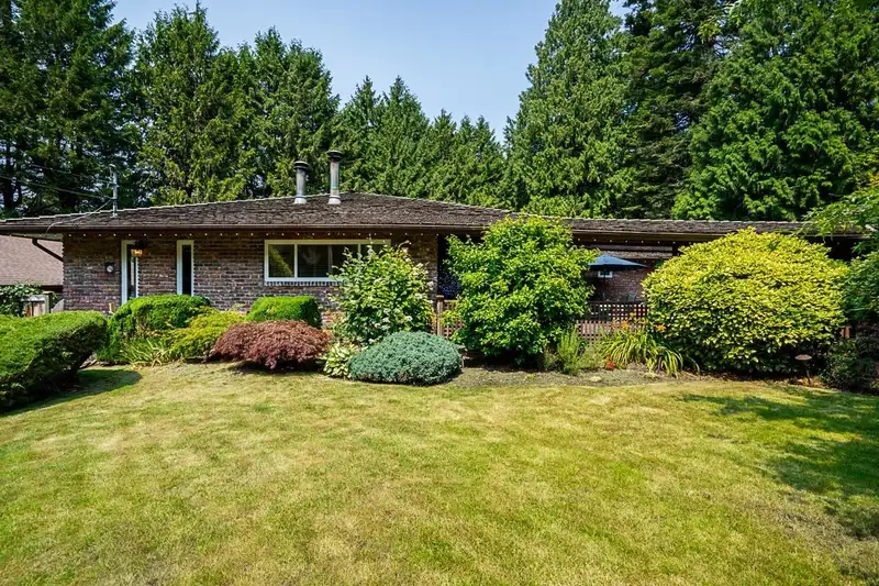 13937 35A AVENUE - photo 1 of 28