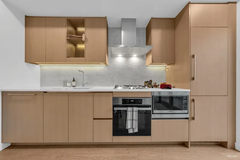 704 89 NELSON STREET - photo 2 of 19