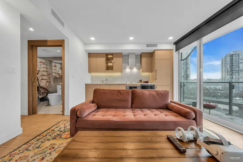 704 89 NELSON STREET - photo 3 of 19