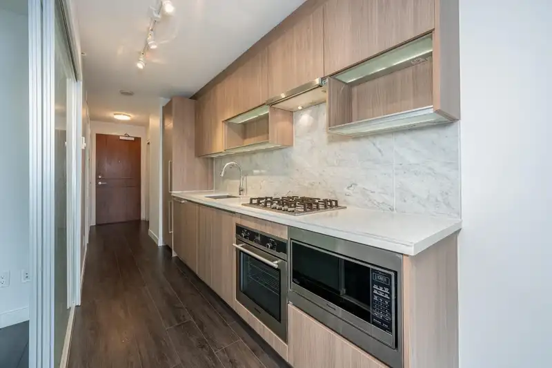 310 13696 100 AVENUE - photo 4 of 14