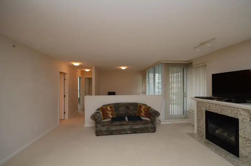 1005 720 HAMILTON STREET - photo 4 of 30