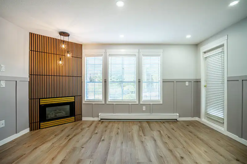 211 1450 MERKLIN STREET - photo 2 of 34