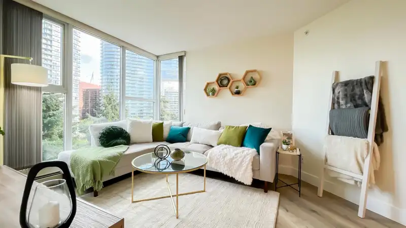 908 1009 EXPO BOULEVARD - photo 2 of 28