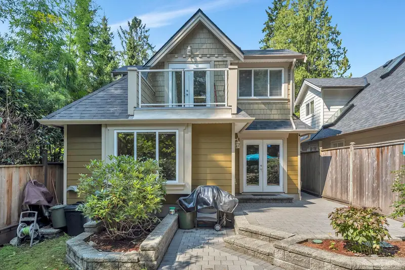 950 SEYMOUR BOULEVARD - photo 3 of 25