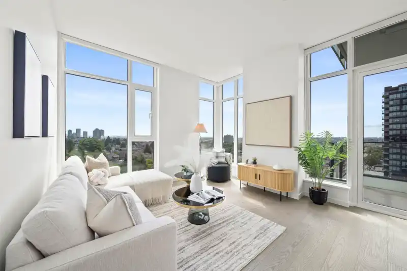 905 8415 GRANVILLE STREET - photo 1 of 27