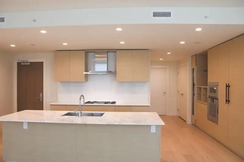 211 3639 W 16TH AVENUE - photo 2 of 34