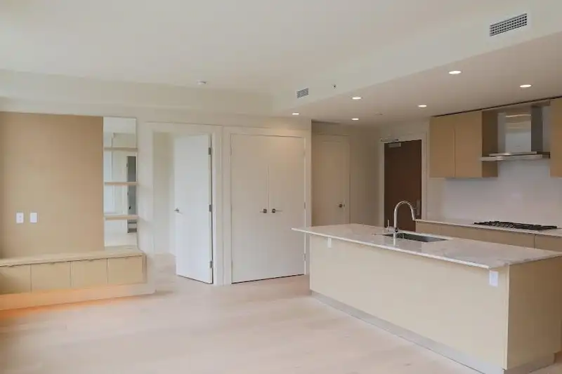 211 3639 W 16TH AVENUE - photo 3 of 34