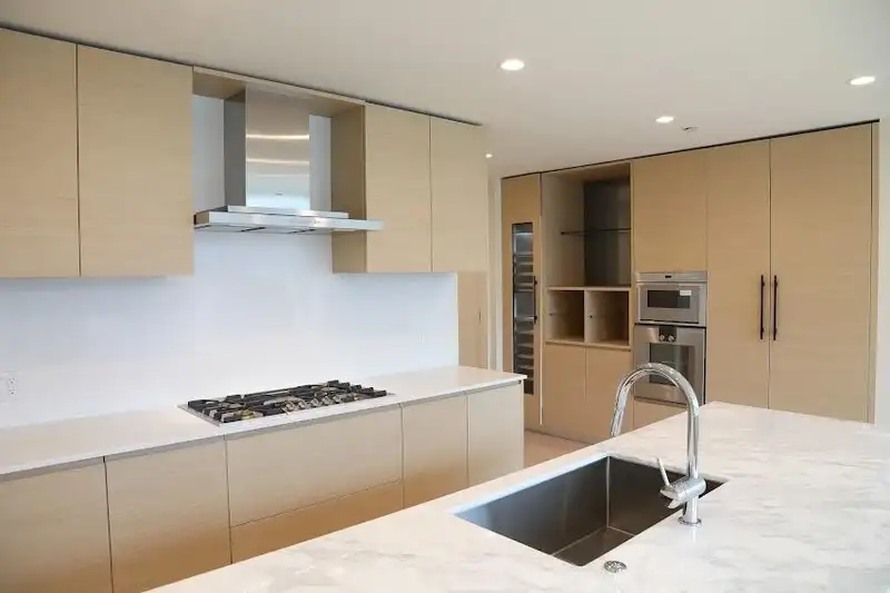 211 3639 W 16TH AVENUE - photo 4 of 34