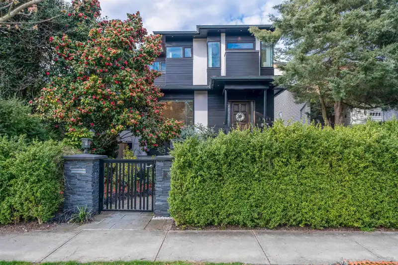 3781 W 24TH AVENUE - photo 2 of 40