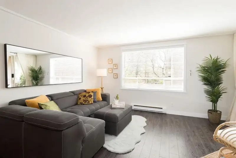 401 1050 BROUGHTON STREET - photo 2 of 25
