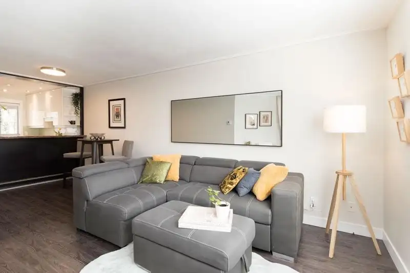 401 1050 BROUGHTON STREET - photo 4 of 25