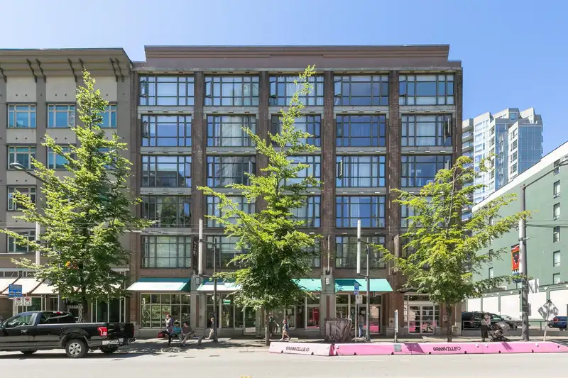 307 1249 GRANVILLE STREET - photo 2 of 25