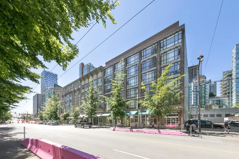 307 1249 GRANVILLE STREET - photo 3 of 25