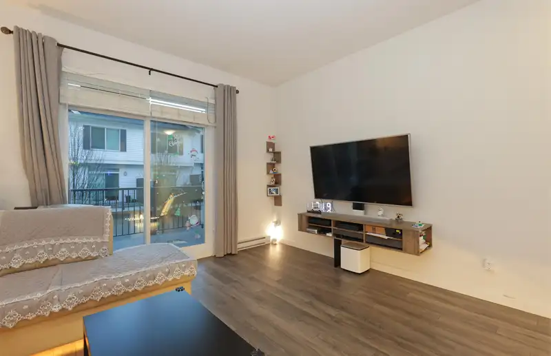 113 15230 GUILDFORD DRIVE - photo 4 of 26