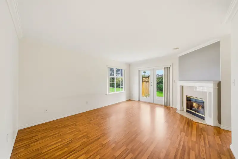 4 25 RICHMOND STREET - photo 3 of 40