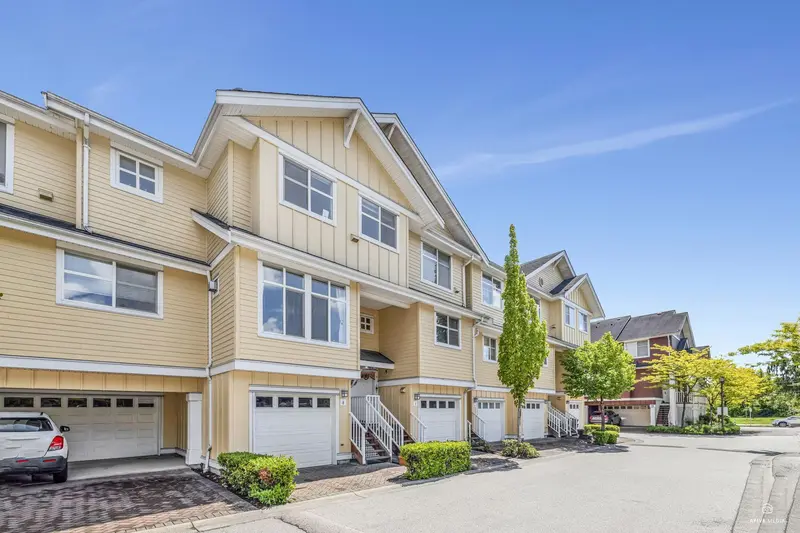 8 935 EWEN AVENUE - photo 4 of 25