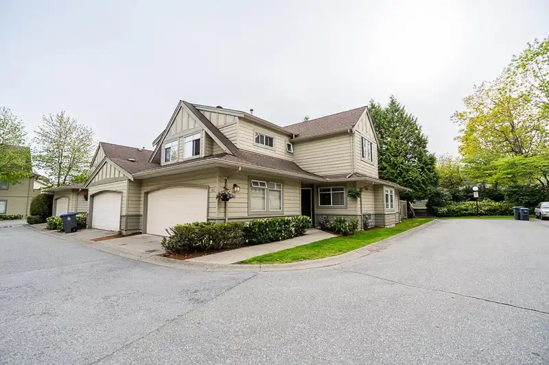 62 10238 155A STREET - photo 3 of 39