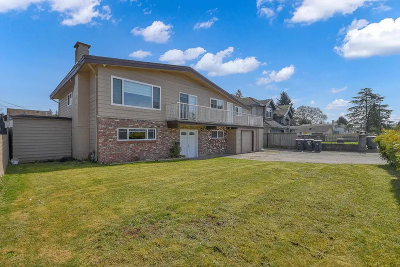 9488 127A STREET - photo 2 of 25