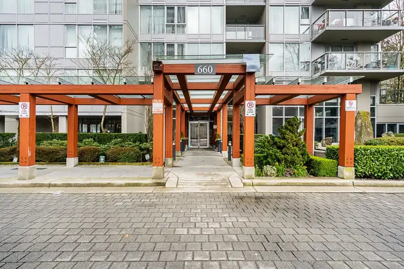 1209 660 NOOTKA WAY - photo 3 of 39