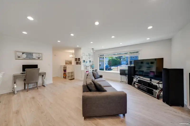 1047 SPAR DRIVE - photo 4 of 38
