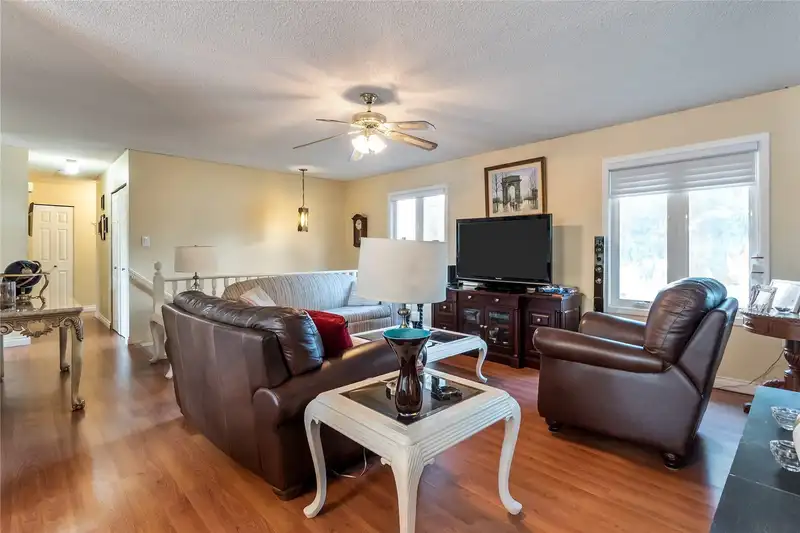 11418 80 AVENUE - photo 4 of 27