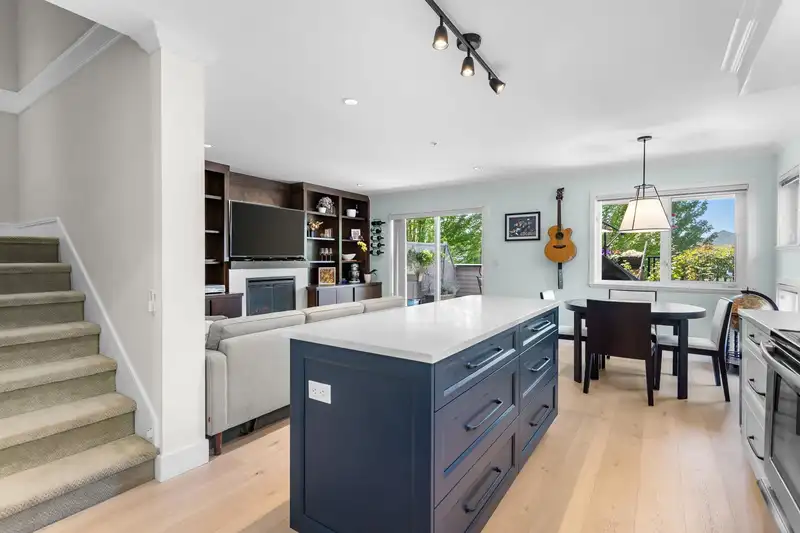 1121 ST. ANDREWS AVENUE - photo 1 of 40