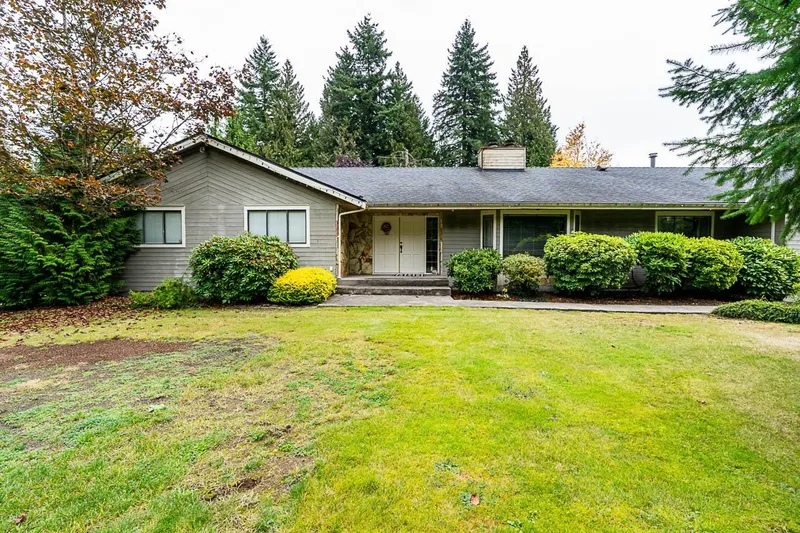 10194 173 STREET - photo 1 of 25