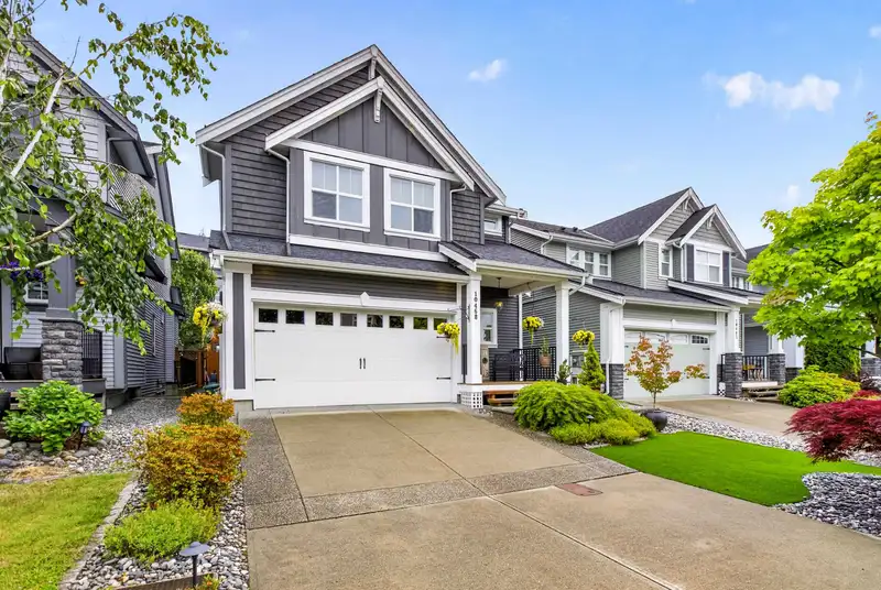 10468 ROBERTSON STREET - photo 1 of 40
